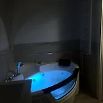 Mastropaolo42 Luxury Nocleg ze śniadaniem 3*